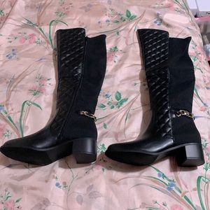 NIB Quilted Faux Leather Woven Chain Boots